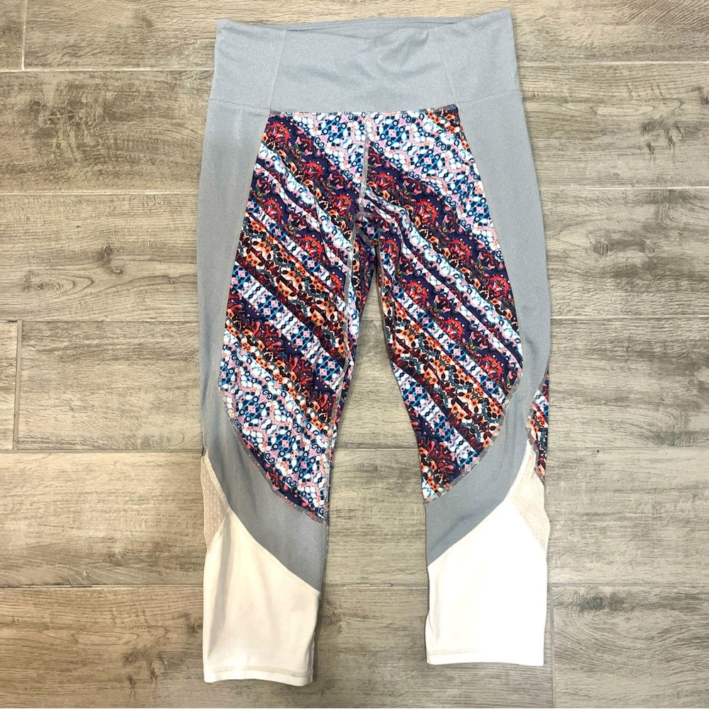 Athleta Leggings Nomad Salutations Cropped‎ Mid Rise Bohemian Gray Size Medium